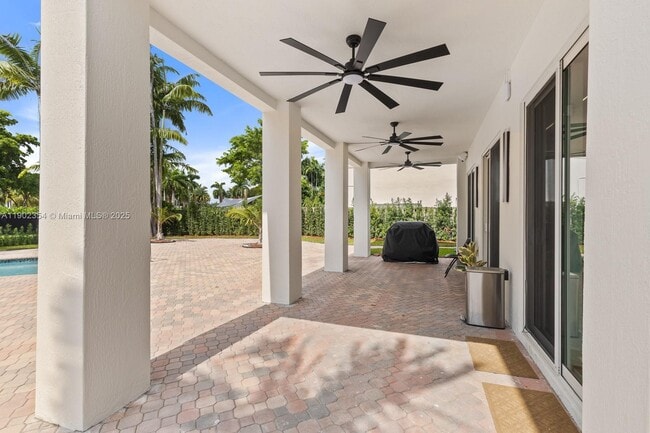 Building Photo - 6358 NW 113th Pl