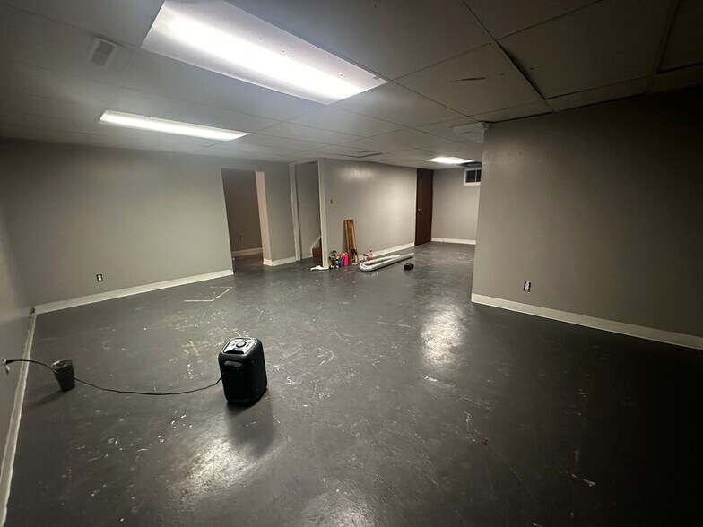 Building Photo - 1703 10th St