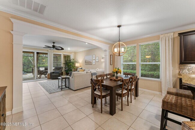 Building Photo - 22 Medio Dr