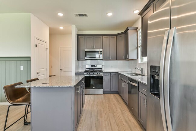 Building Photo - 339 Friesian Ct