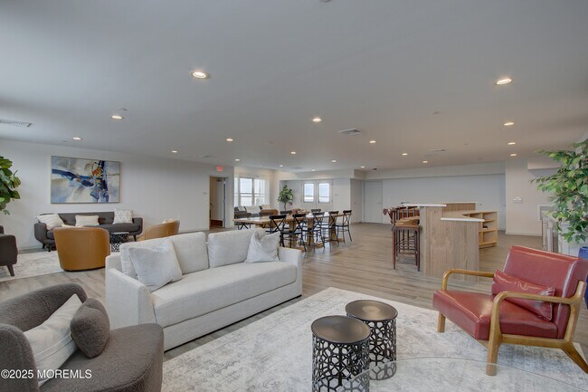 Building Photo - 272 Willow Ave