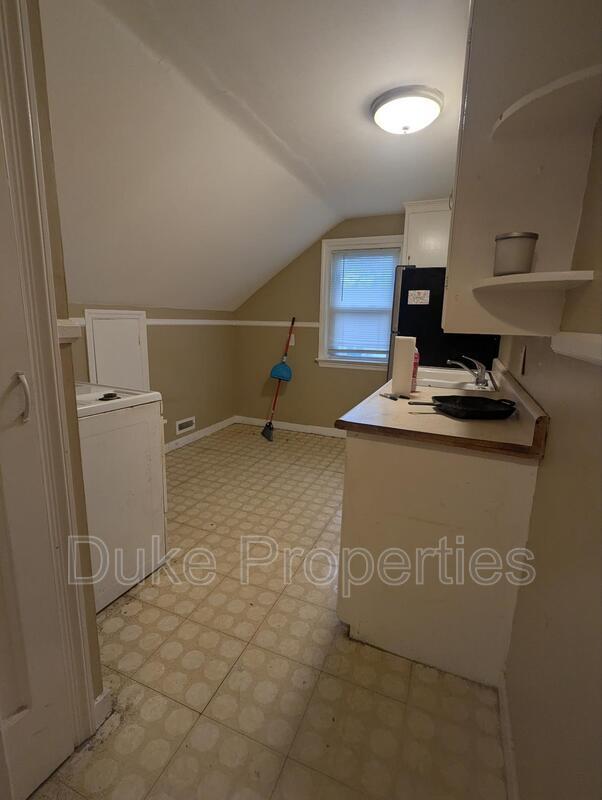 Building Photo - 183 Rockview Terrace