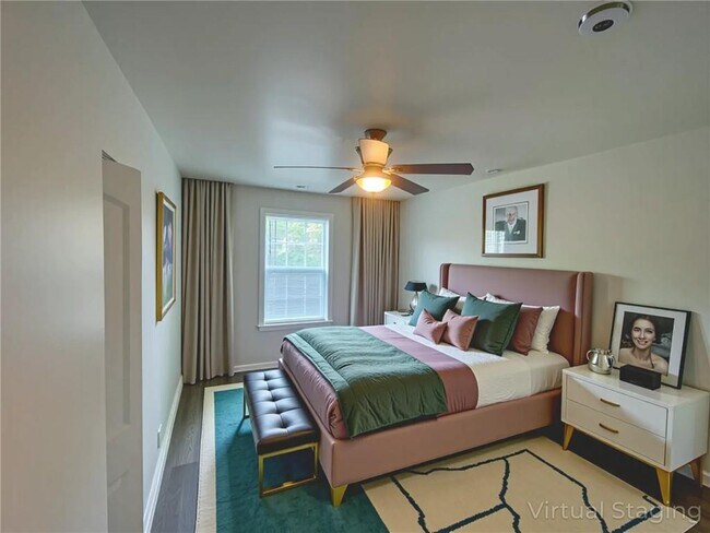 Building Photo - 246 Pinetree Cir