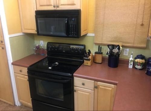 Building Photo - 1051 7th Ave N