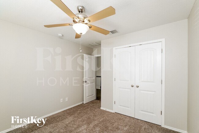 Building Photo - 10443 Bulwark Peak