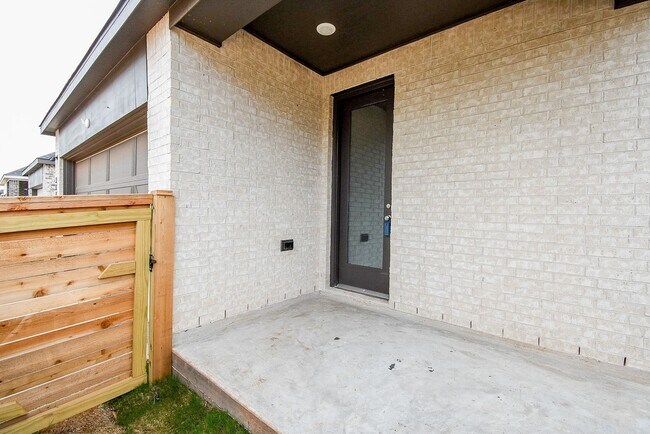 Building Photo - 3322 Verdant Ln