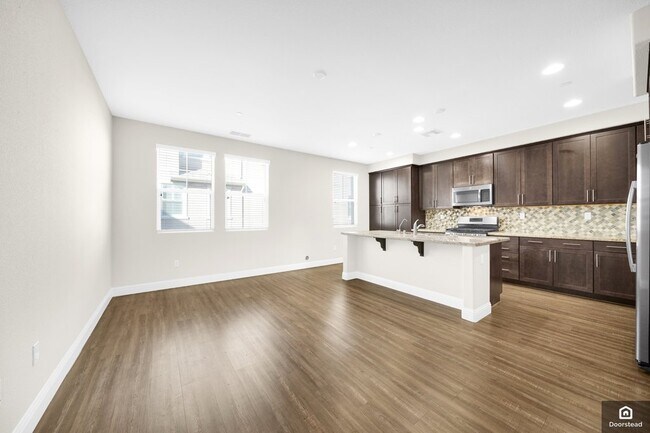 Building Photo - 3909 Portola Cmn