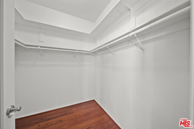 Building Photo - 14572 Dickens St