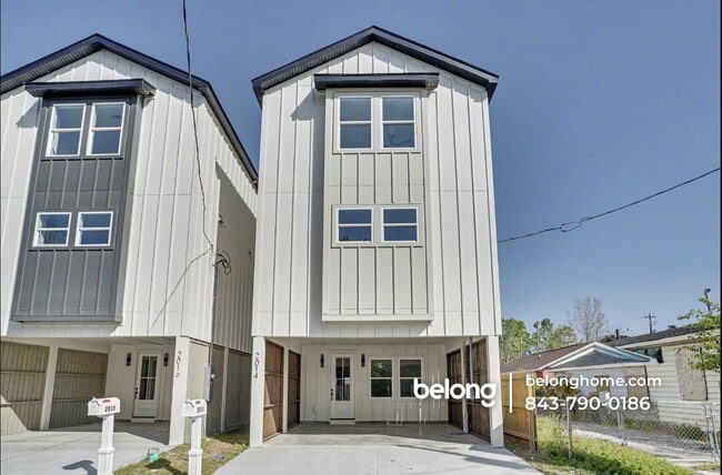 Building Photo - 2014 Comstock Ave