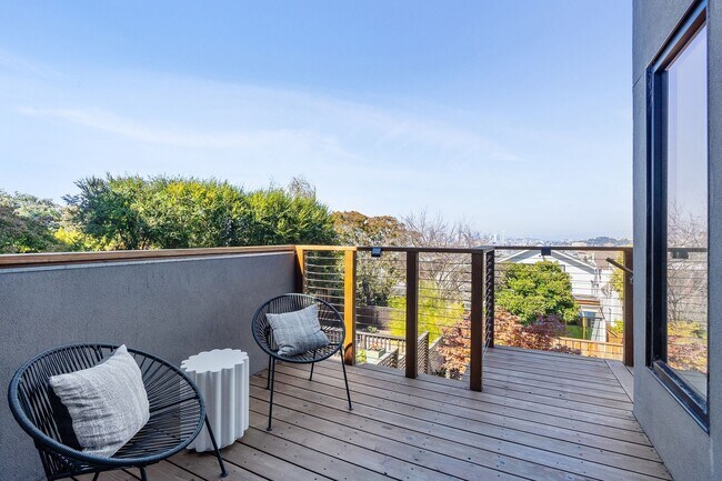 Building Photo - Designer Home w/Panoramic Views on Laidley...