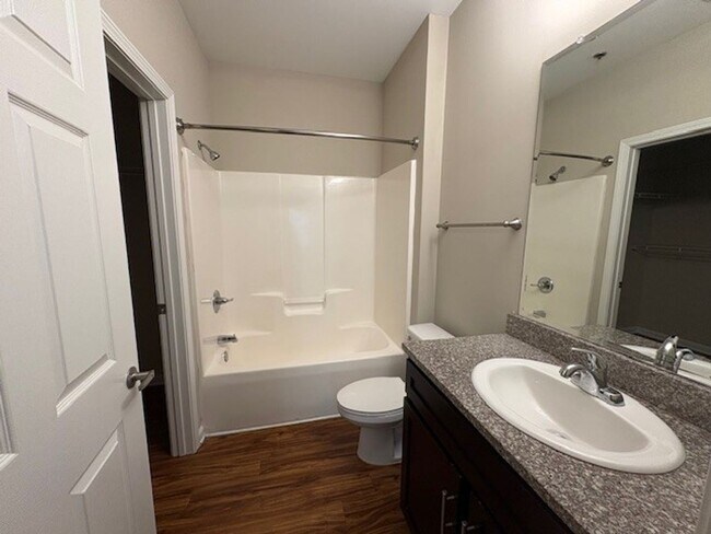 Building Photo - 478 Poplar St