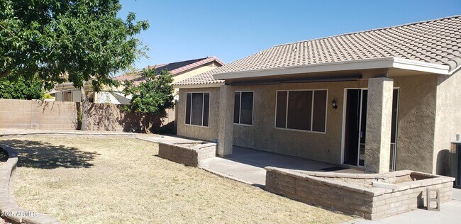 Building Photo - 137 E Constitution Ct