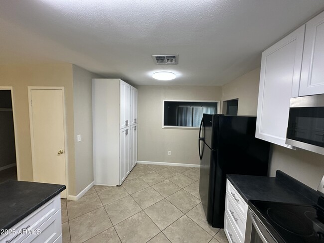 Building Photo - 4639 W Ruth Ave