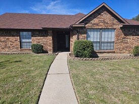 Building Photo - 580 Parkway Blvd