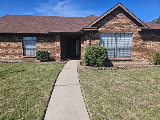 Building Photo - 580 Parkway Blvd