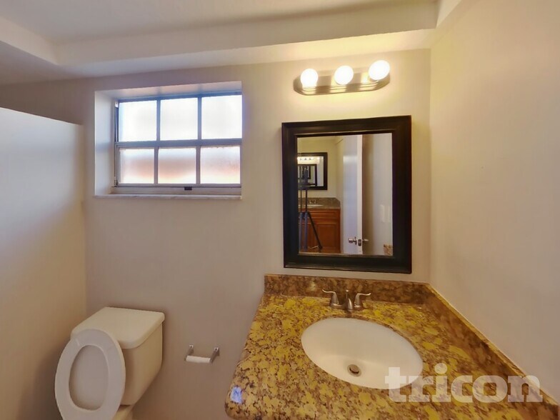 Building Photo - 3518 Springfield Dr