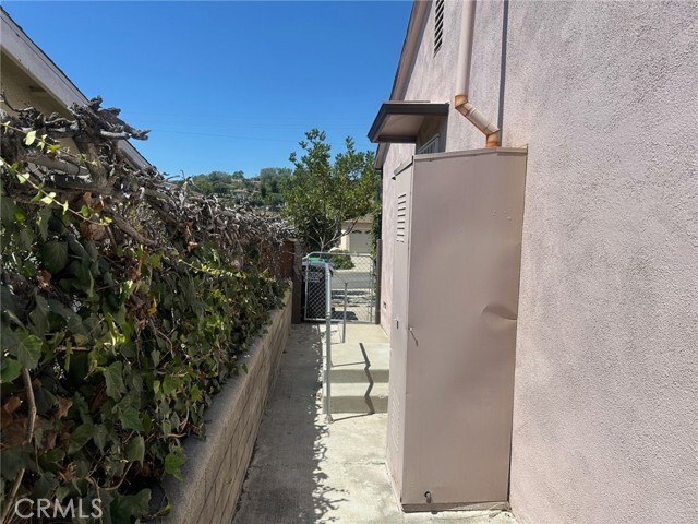 Building Photo - 1520 Wilcox Ave
