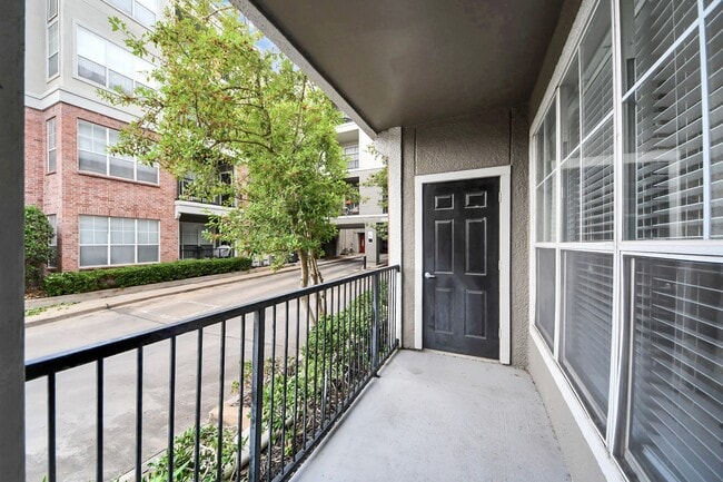 Building Photo - 3003 Memorial Ct