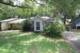 Building Photo - 6201 Forest Pines Dr