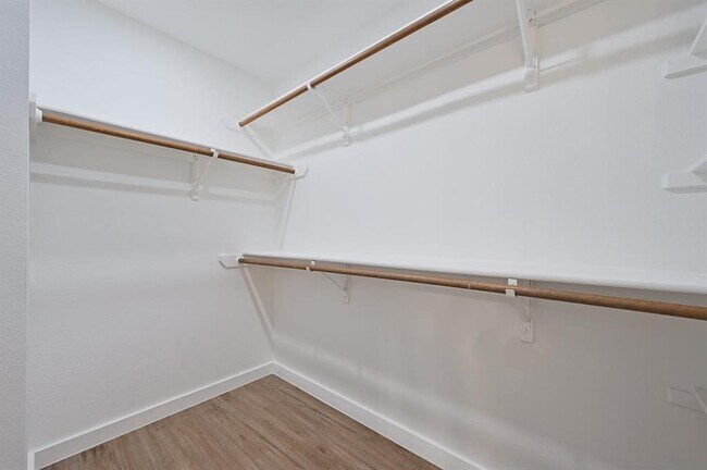Building Photo - 2738 Winding Brook Dr