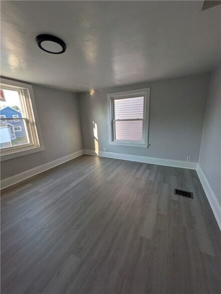 Building Photo - 241 E 18th Ave