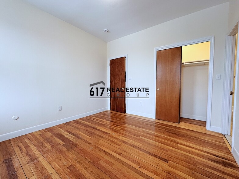 Building Photo - 64 Brighton Ave