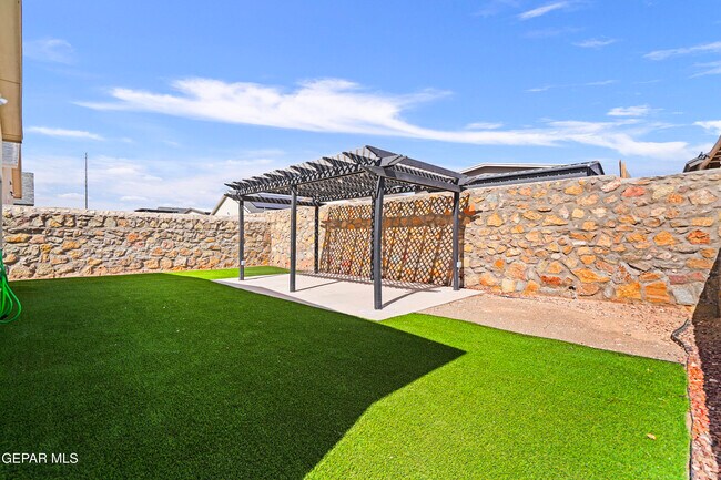 Building Photo - 5128 Jennifer Claire Ln