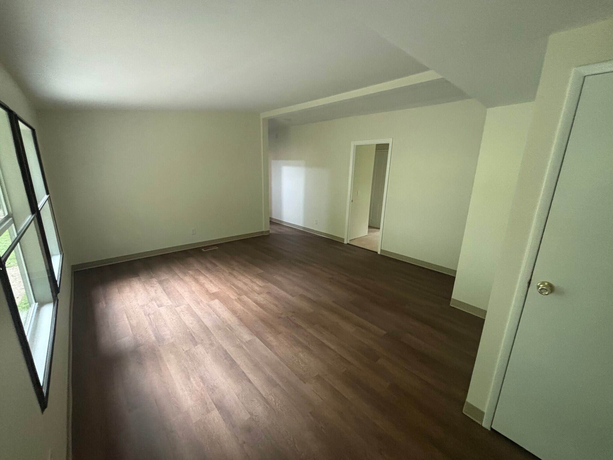 Building Photo - 5 Valleywood Ct