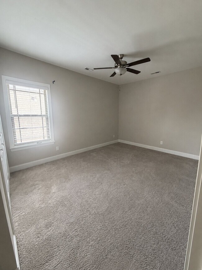 Building Photo - 5440 Amber Grove Way