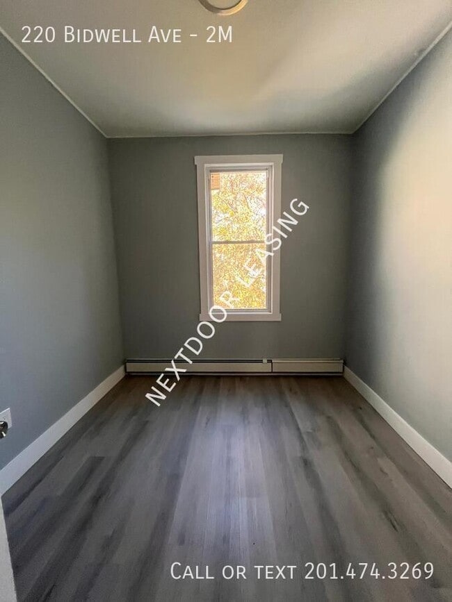 Building Photo - 220 Bidwell Ave