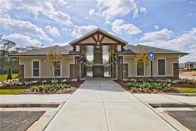 Building Photo - 570 Turlington Pl