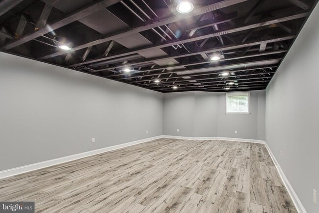 Building Photo - 43840 Bardmore Way