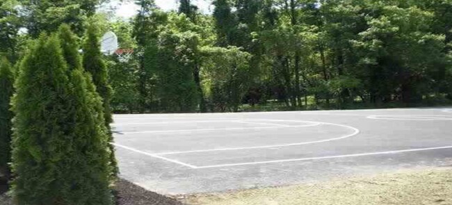 Building Photo - 2119 Quail Hollow Dr