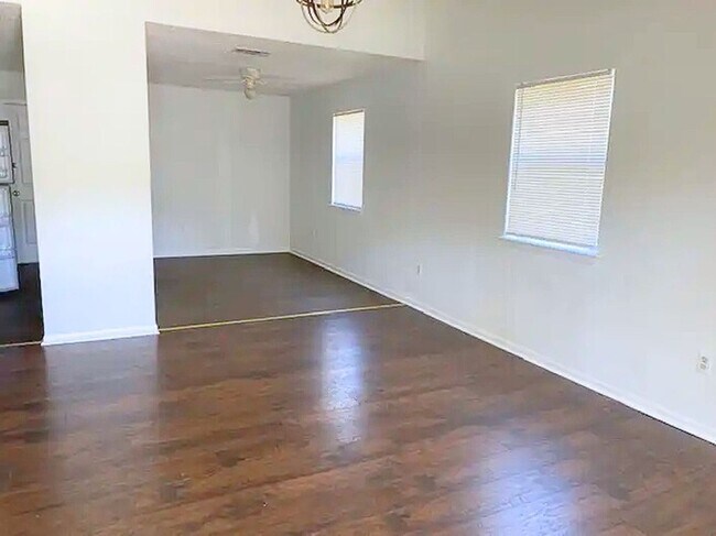 Building Photo - AVAILABLE SOON!