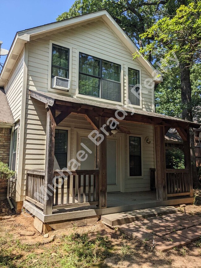 Building Photo - Beautiful home