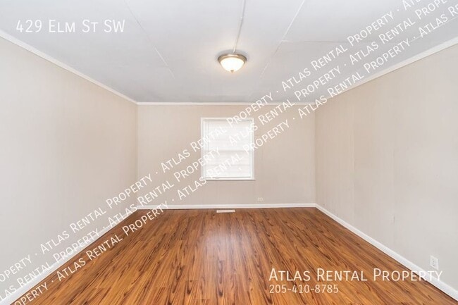 Building Photo - 429 Elm St SW