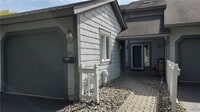 Building Photo - 461 Summerhaven Dr N