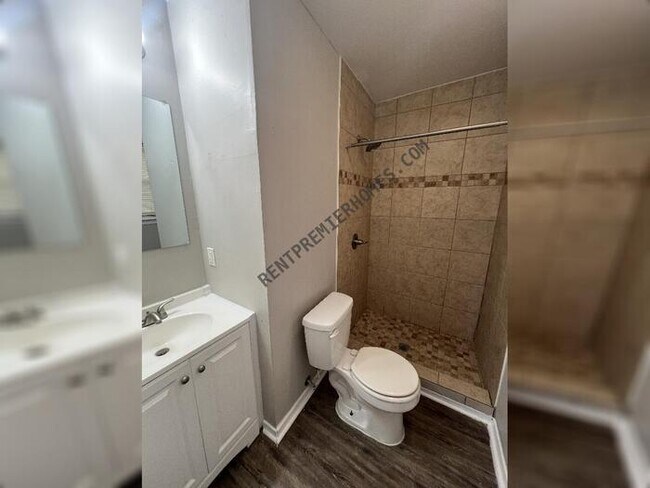 Building Photo - 301 NW 81st St