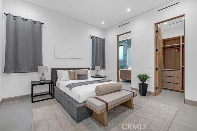 Building Photo - 13016 Chandler Blvd