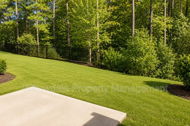 Building Photo - 2132 Chipley Dr