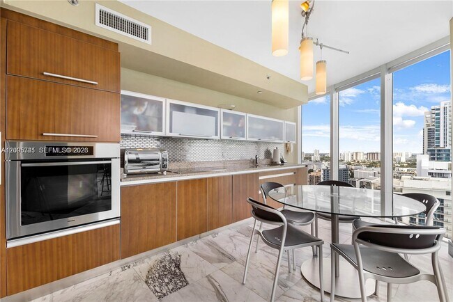 Building Photo - 17201 Collins Ave