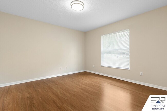 Building Photo - 71 Wellwood Ln