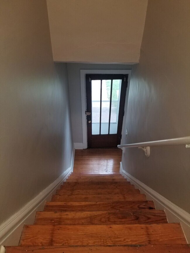 Building Photo - 7125 Tulane Ave