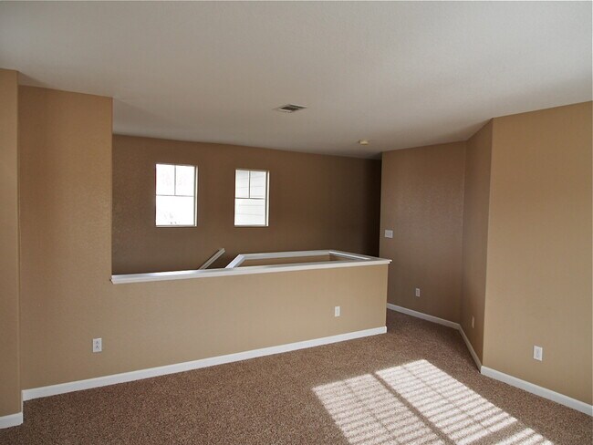 Building Photo - The Meadows Deceptively Spacious w/3BD plus Large Loft! Available Now.