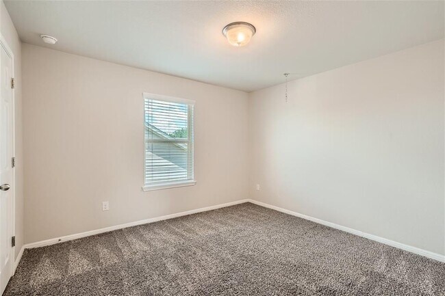 Building Photo - 501 Cinnamon Teal Ln