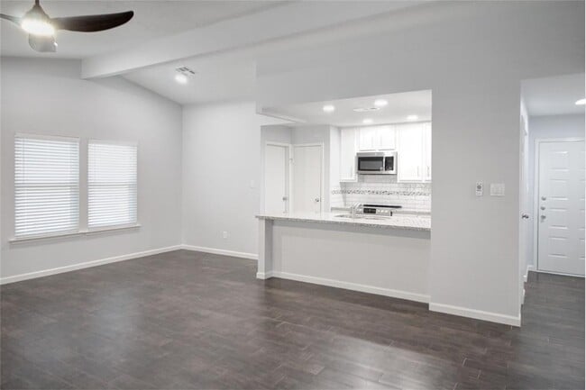 Building Photo - 28 E Brookberry Ct