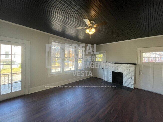 Building Photo - 2694 Cherokee Ave