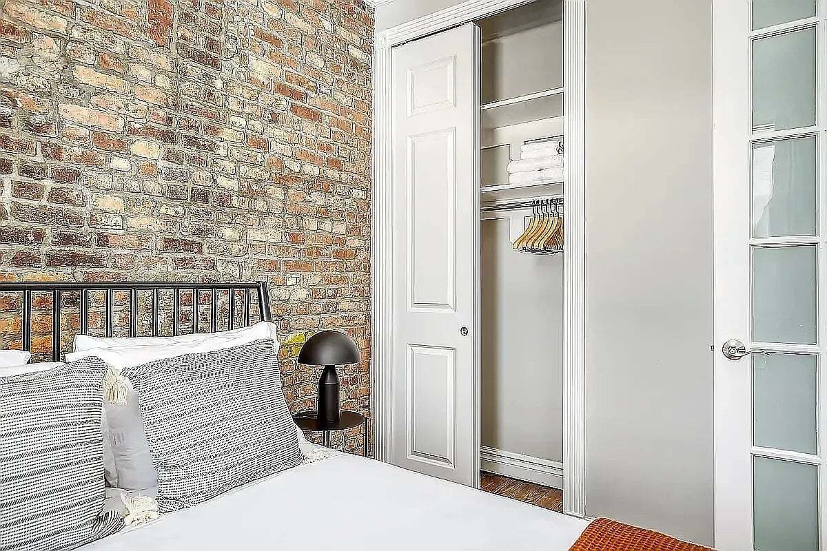 Building Photo - 248 Mott St