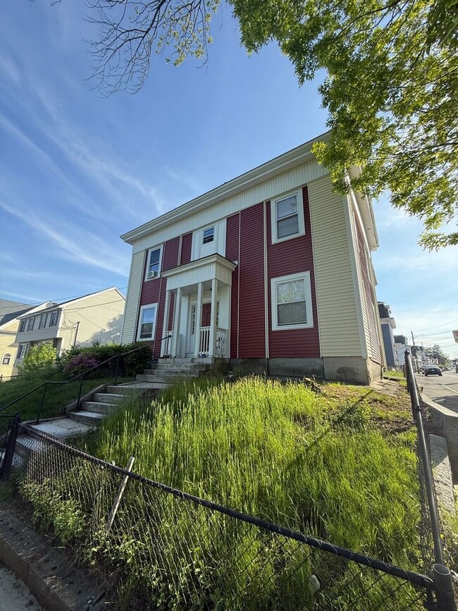Building Photo - Studio Apartment for Rent – Utilities Included!