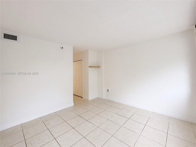 Building Photo - 2175 NE 170th St